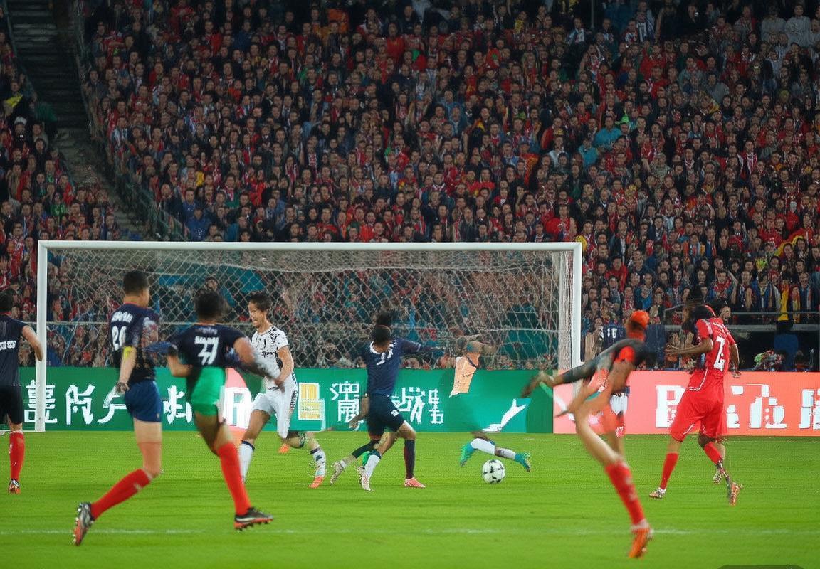 中超下半场风云变幻：国安逆袭鲁能，经典之战高潮迭起